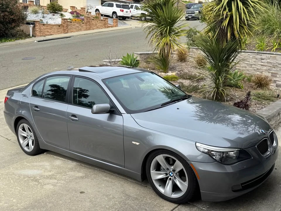 2009 BMW E60 5 Series Sedan - Image 2 of 20