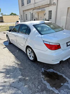 2009 BMW 5 Series 528i Sedan