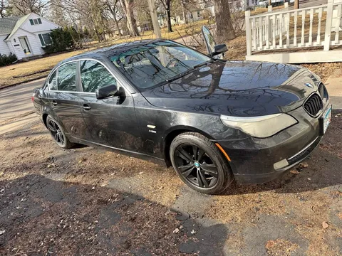 2009 BMW 5 Series 528i Sedan