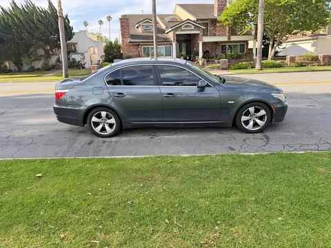 2009 BMW 5 Series 528i Sedan