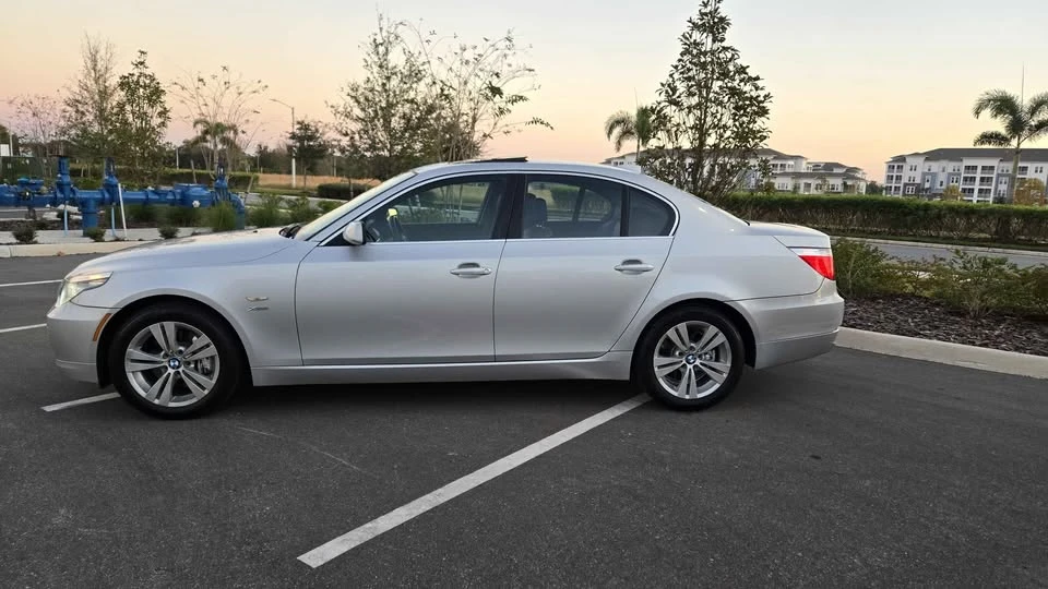 2009 BMW E60 5 Series Sedan - Image 7 of 15