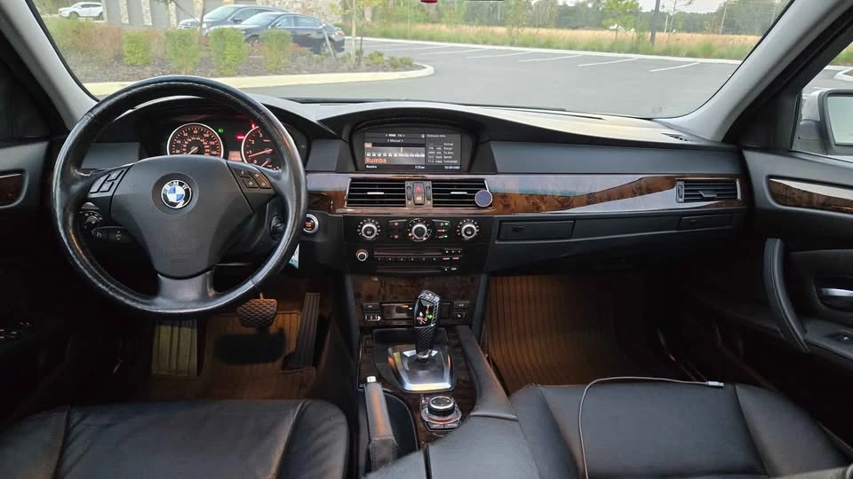 2009 BMW E60 5 Series Sedan - Image 4 of 15
