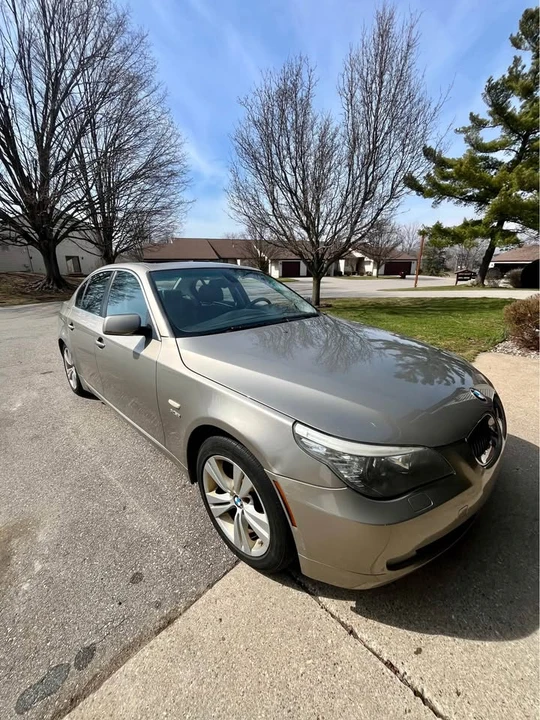 2009 BMW E60 5 Series Sedan - Image 2 of 13