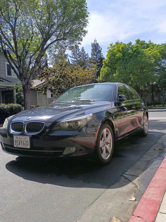 2009 BMW E60 5 Series Sedan - Image 2 of 8
