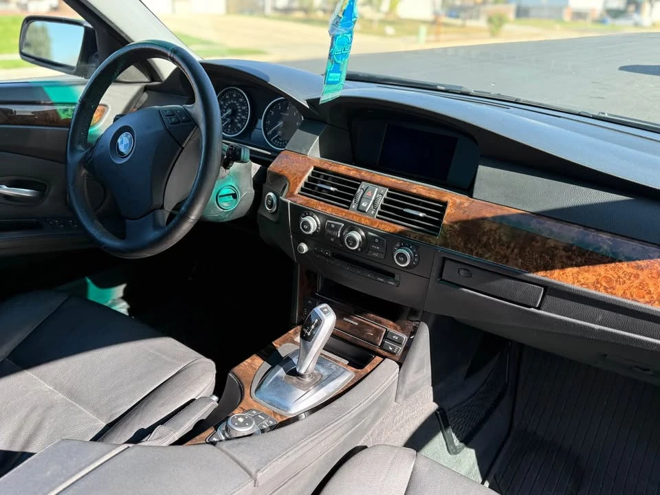 2009 BMW E60 5 Series Sedan - Image 2 of 5