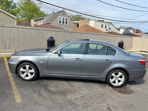 2009 BMW 5 Series 528xi Sedan