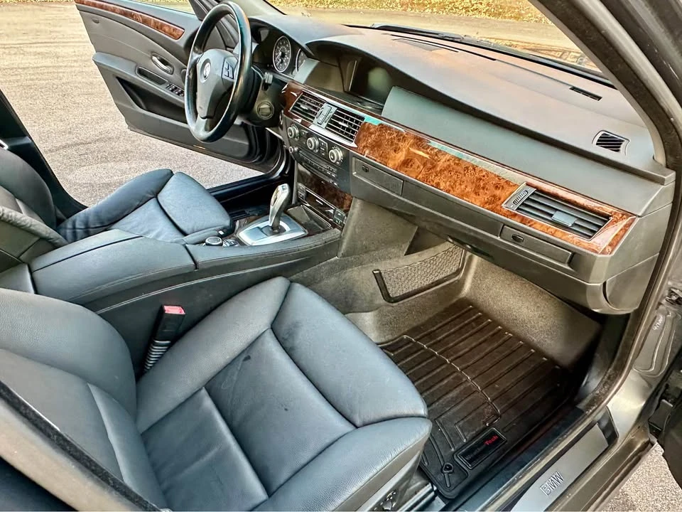 2009 BMW E60 5 Series Sedan - Image 10 of 17