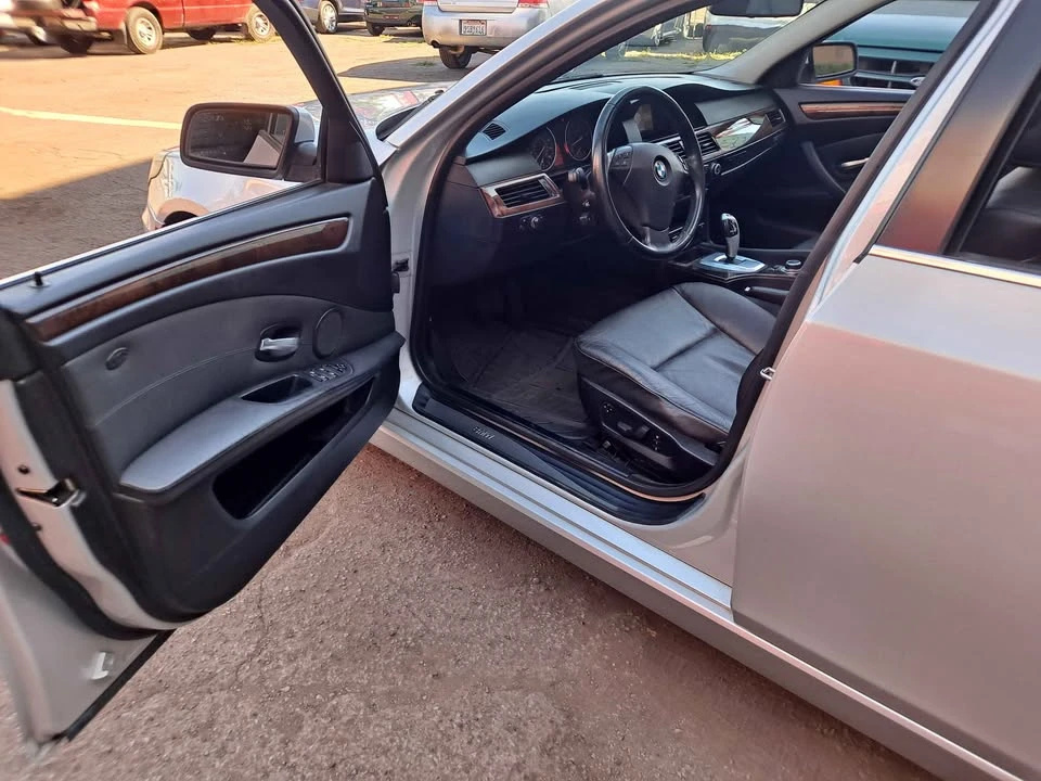 2009 BMW E60 5 Series Sedan - Image 6 of 15