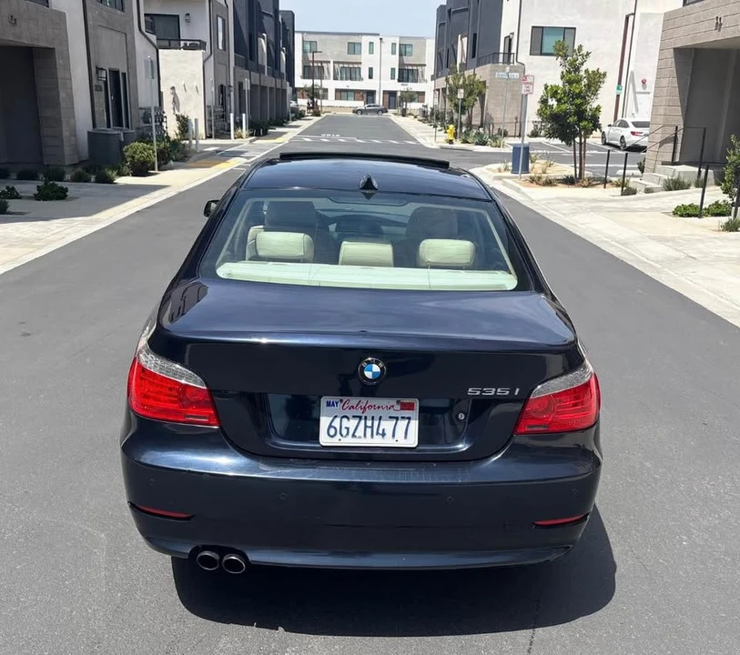 2009 BMW E60 5 Series Sedan - Image 9 of 17