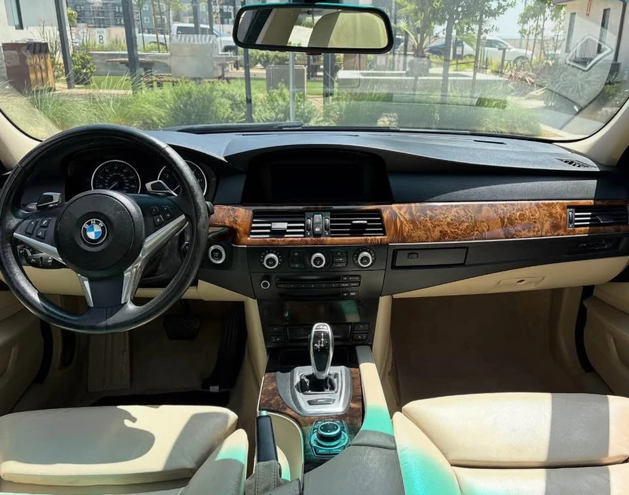 2009 BMW E60 5 Series Sedan - Image 11 of 17