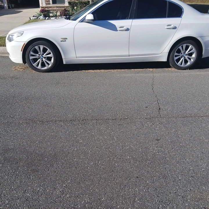 2009 BMW E60 5 Series Sedan - Image 2 of 3