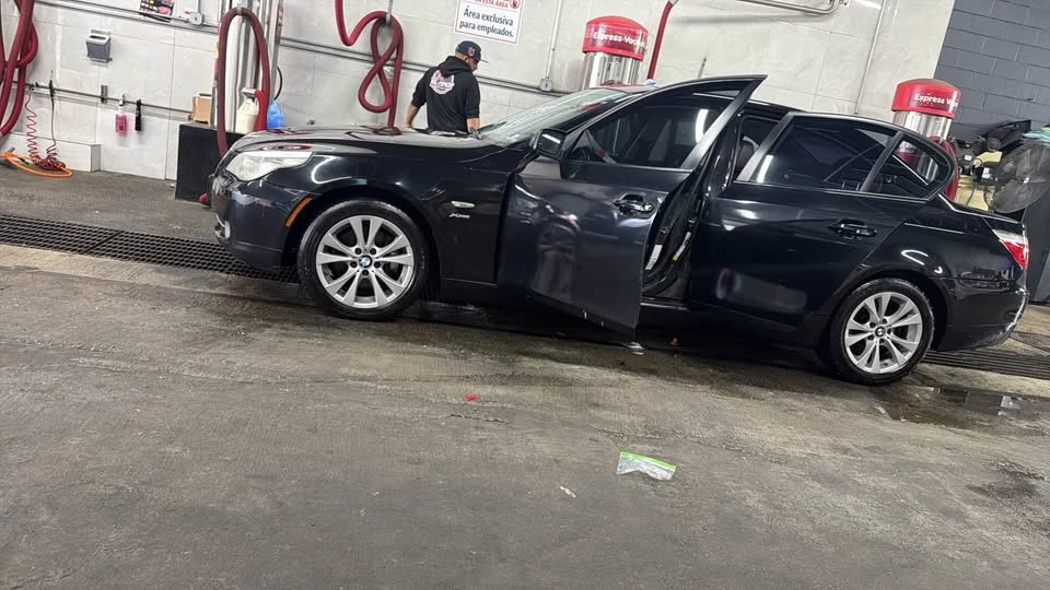 2009 BMW E60 5 Series Sedan - Image 2 of 5