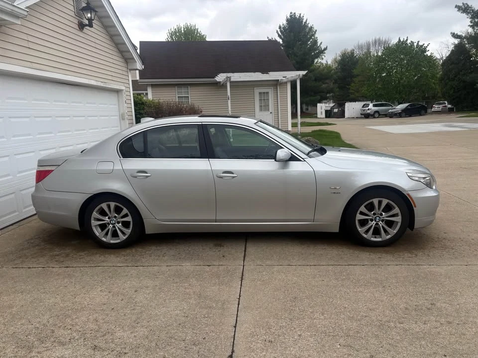 2009 BMW E60 5 Series Sedan - Image 5 of 8