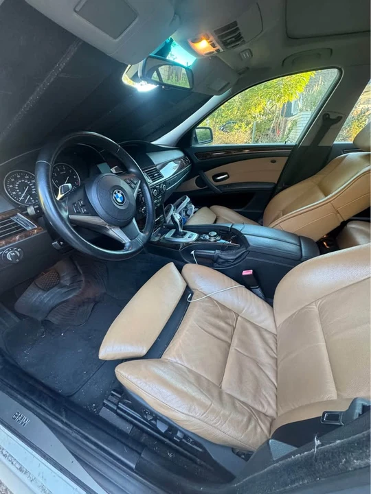 2009 BMW E60 545i & 550i Sedan - Image 4 of 5