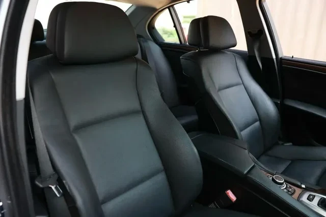 2009 BMW E60 545i & 550i Sedan - Image 16 of 19