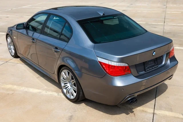 2009 BMW E60 545i & 550i Sedan - Image 7 of 19