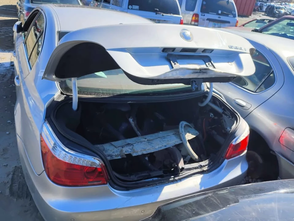 2009 BMW E60 5 Series Sedan - Image 5 of 5