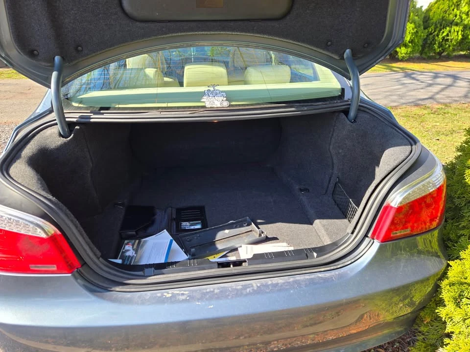 2009 BMW E60 5 Series Sedan - Image 8 of 9