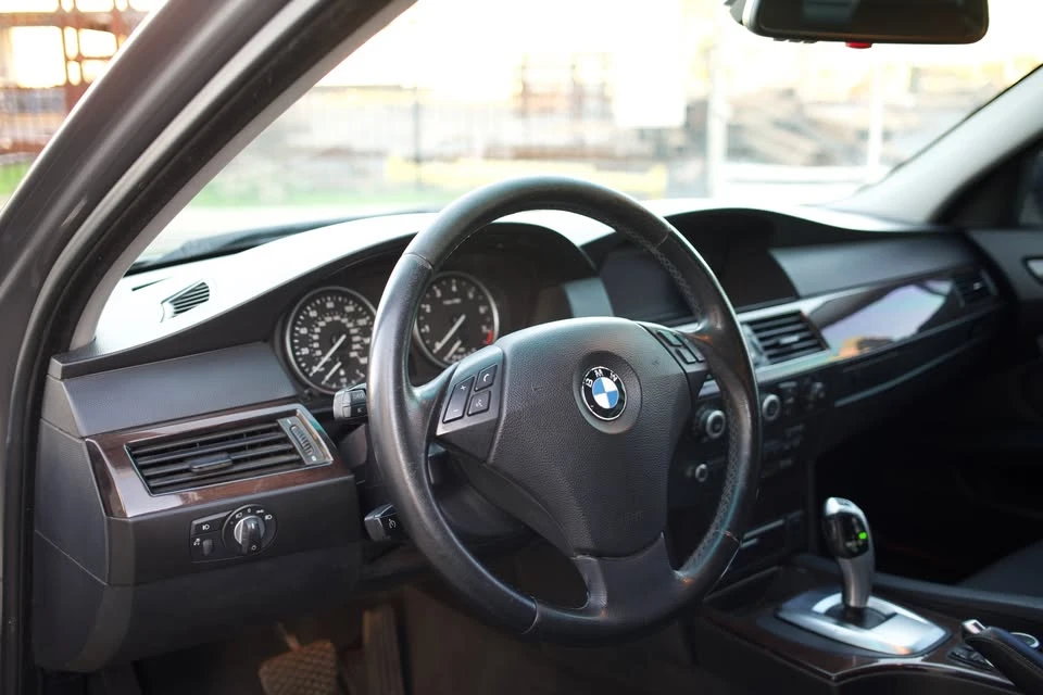 2009 BMW E60 5 Series Sedan - Image 13 of 18