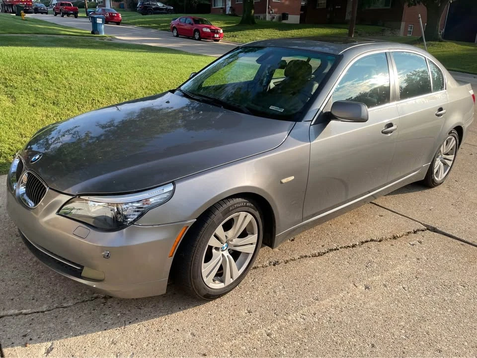 2009 BMW E60 5 Series Sedan - Image 2 of 5