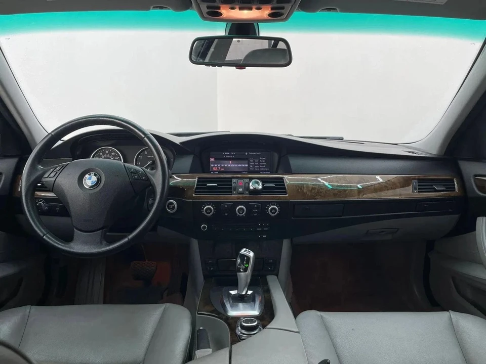 2009 BMW E60 5 Series Sedan - Image 14 of 21