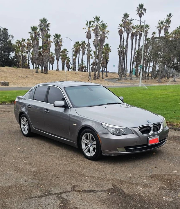 2009 BMW E60 5 Series Sedan - Image 2 of 20