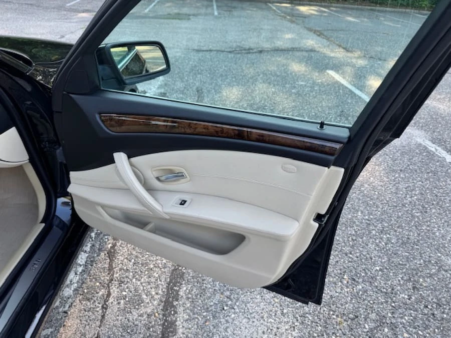 2009 BMW E60 5 Series Sedan - Image 15 of 23