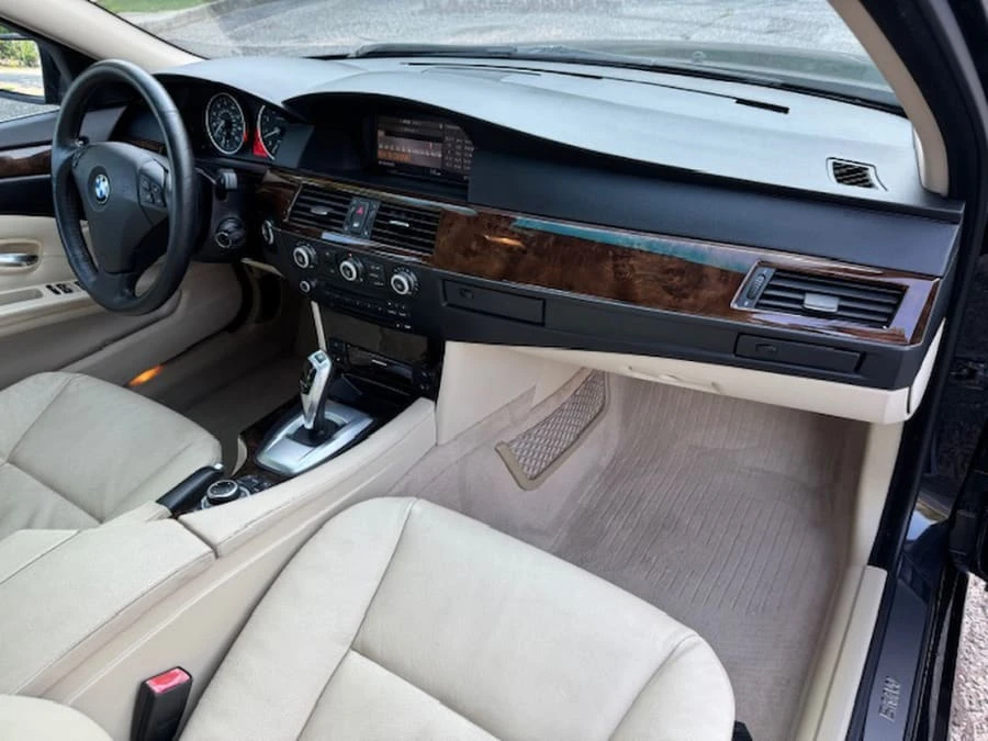 2009 BMW E60 5 Series Sedan - Image 11 of 23