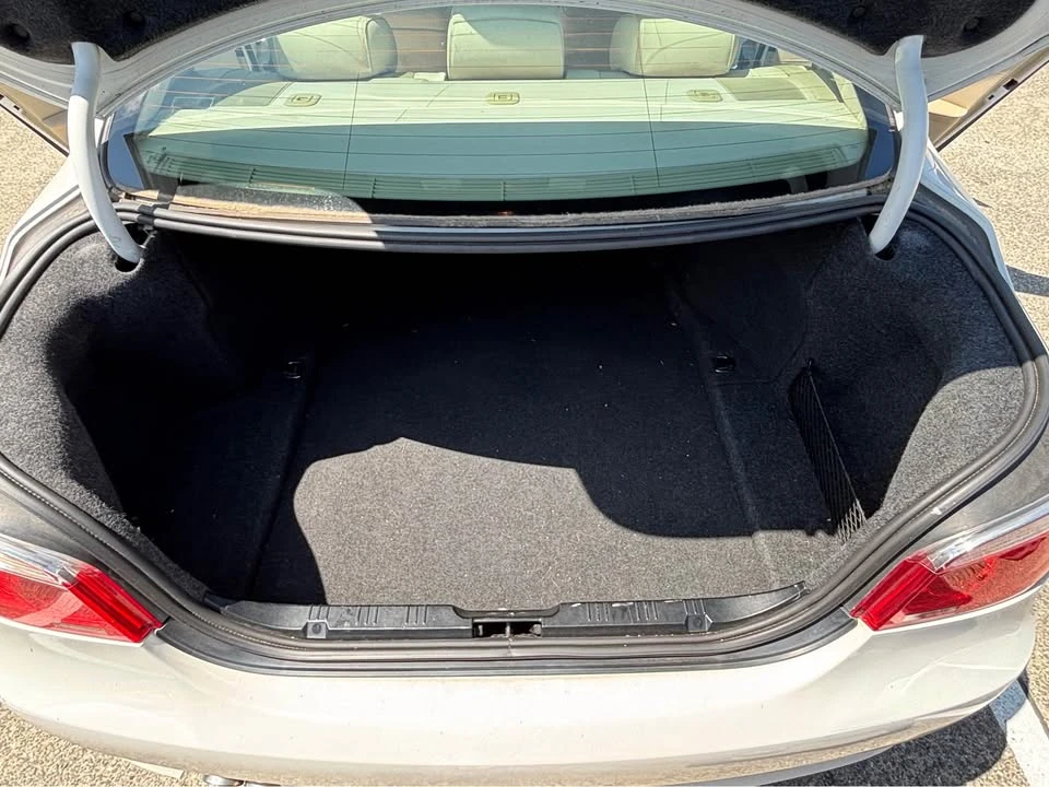 2009 BMW E60 5 Series Sedan - Image 7 of 14