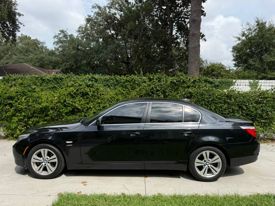 2009 BMW E60 5 Series Sedan - Image 2 of 18