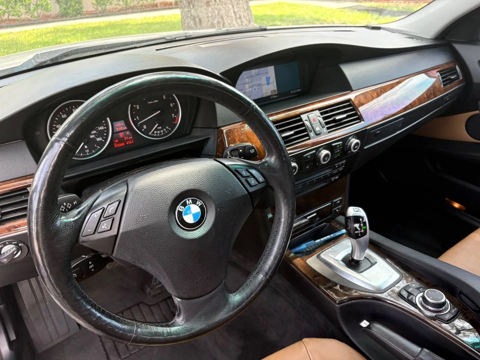 2009 BMW E60 5 Series Sedan - Image 8 of 15