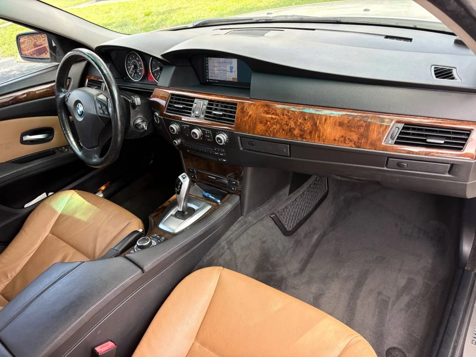 2009 BMW E60 5 Series Sedan - Image 11 of 15