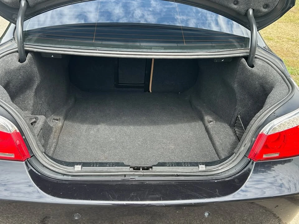 2009 BMW E60 5 Series Sedan - Image 8 of 11