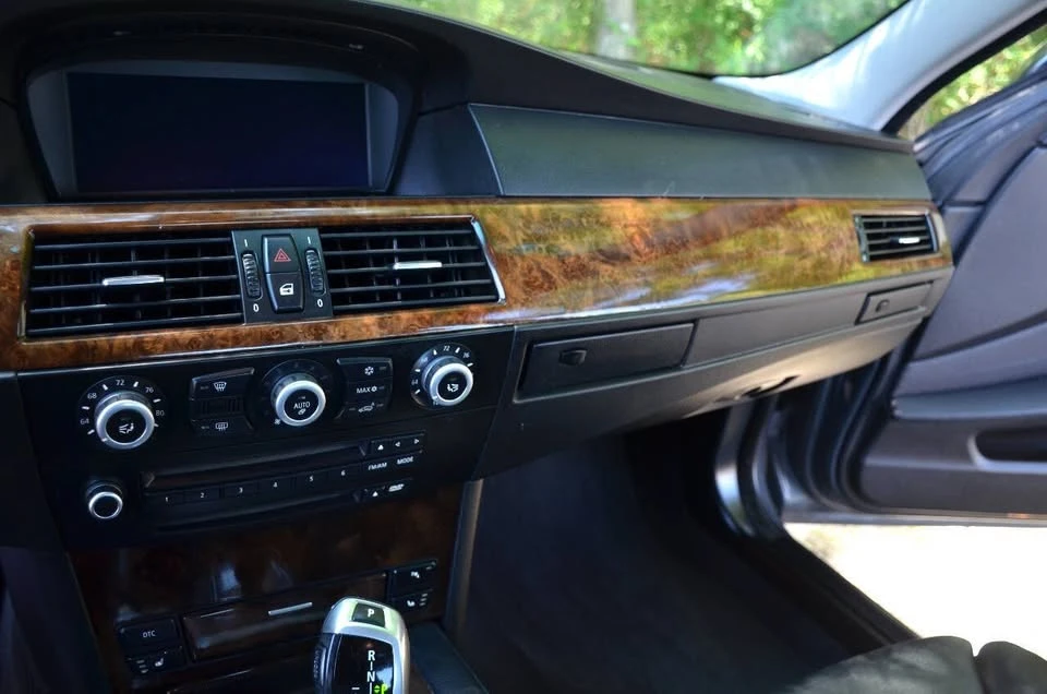 2009 BMW E60 5 Series Sedan - Image 14 of 19
