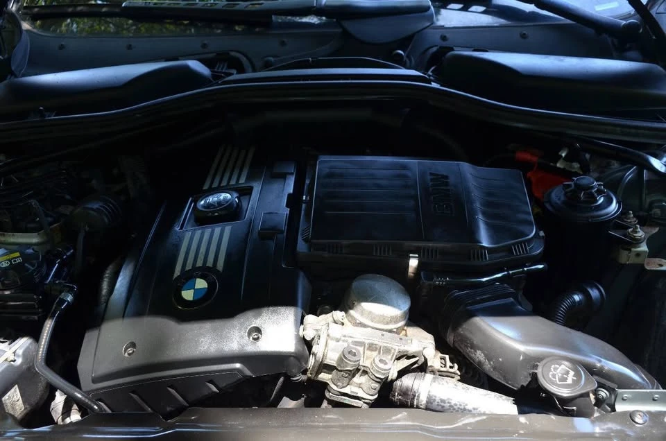 2009 BMW E60 5 Series Sedan - Image 18 of 19