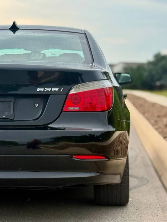 2009 BMW E60 5 Series Sedan - Image 11 of 20