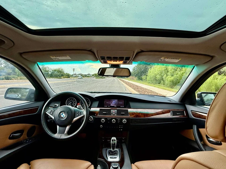 2009 BMW E60 5 Series Sedan - Image 14 of 20