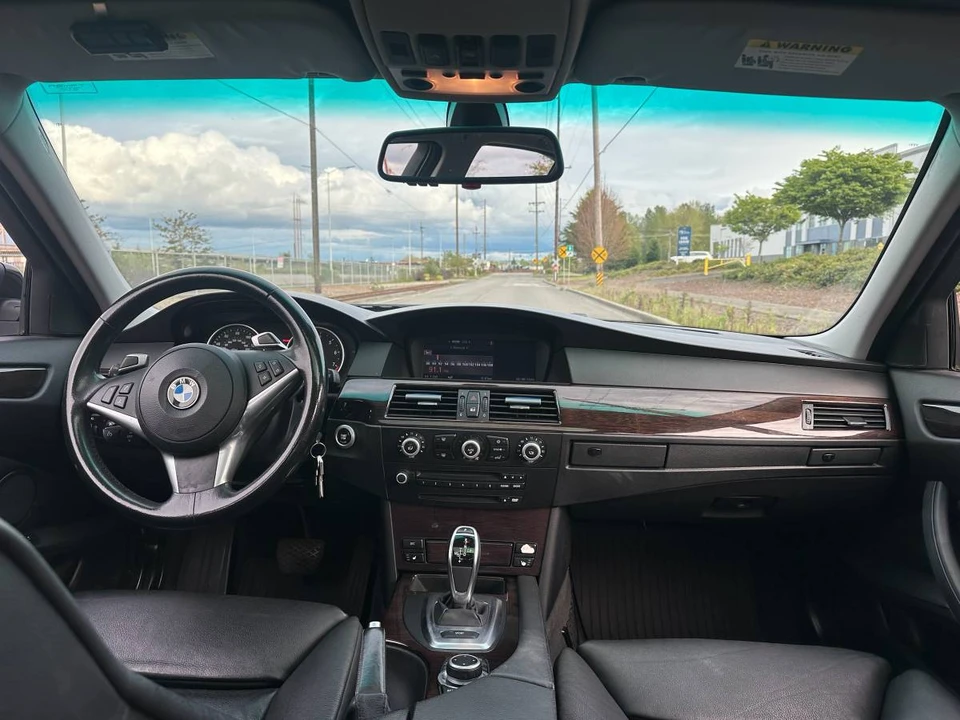 2009 BMW E60 5 Series Sedan - Image 14 of 17