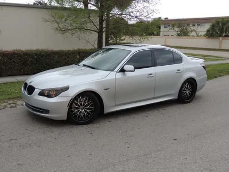 2009 BMW E60 5 Series Sedan - Image 2 of 2