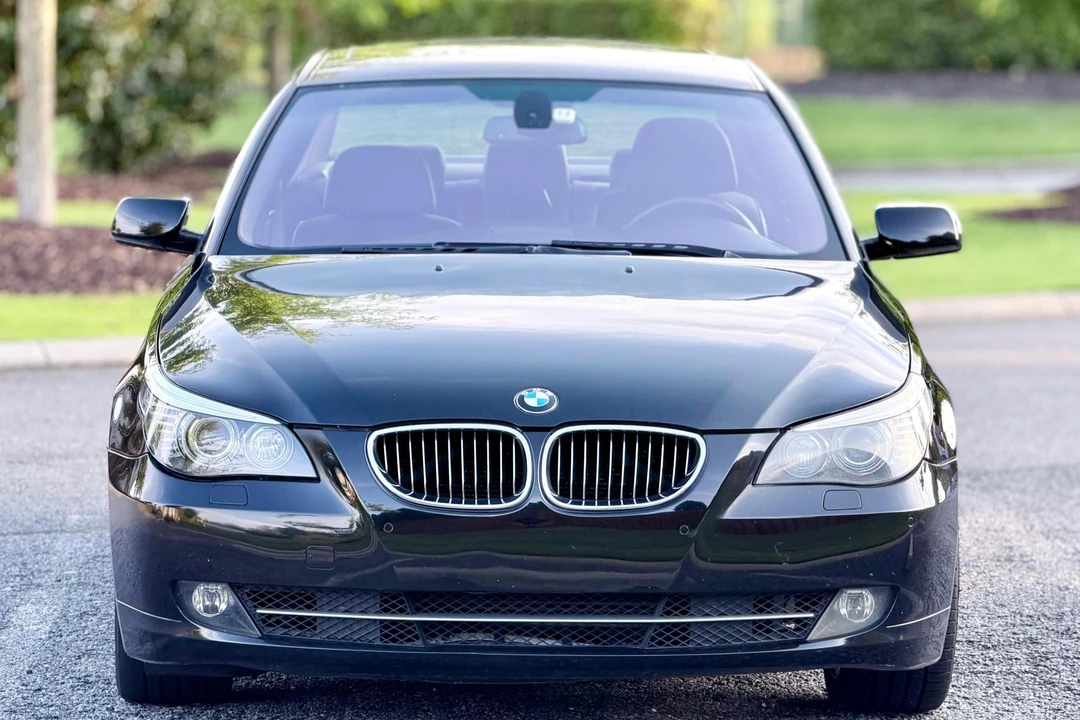 2009 BMW E60 5 Series Sedan - Image 2 of 31