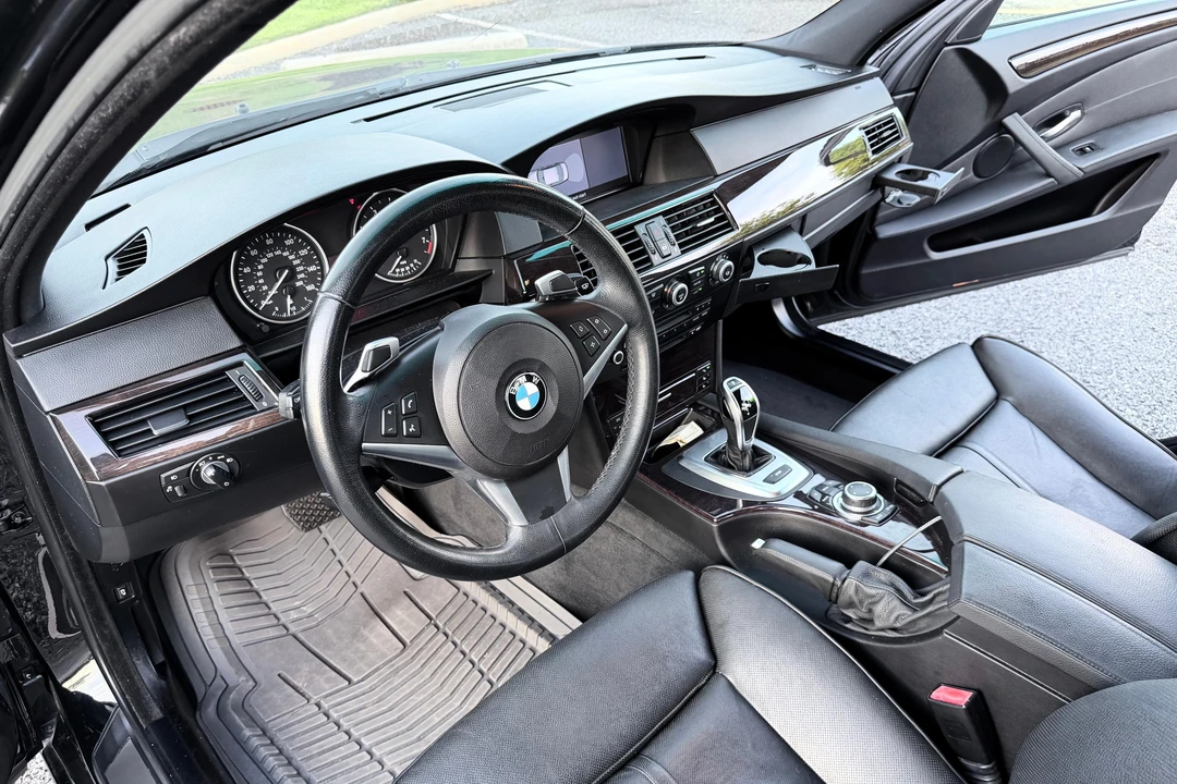 2009 BMW E60 5 Series Sedan - Image 28 of 31