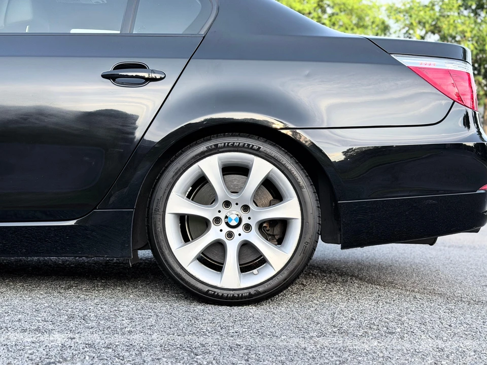 2009 BMW E60 5 Series Sedan - Image 25 of 31
