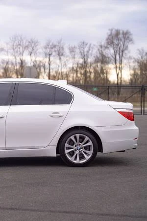 2009 BMW E60 5 Series Sedan - Image 11 of 21