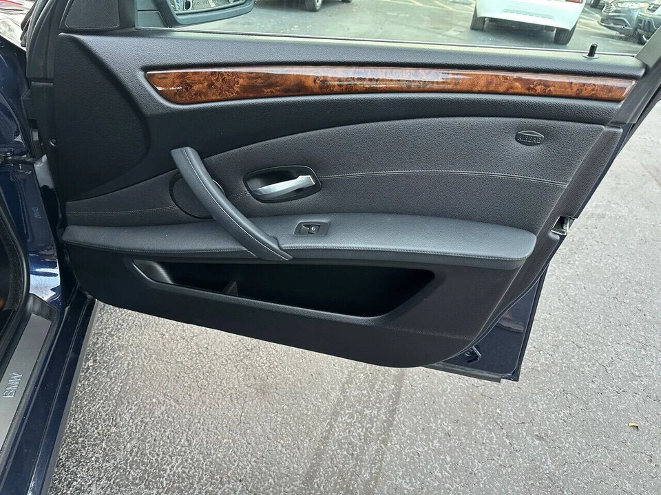 2009 BMW E60 5 Series Sedan - Image 25 of 31