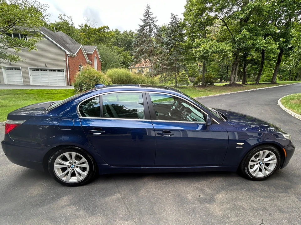 2009 BMW E60 5 Series Sedan - Image 11 of 31