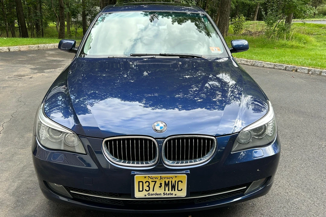 2009 BMW E60 5 Series Sedan - Image 2 of 31