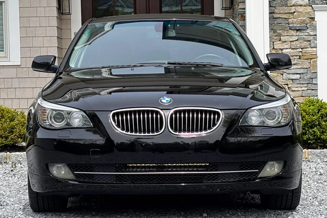 2009 BMW E60 5 Series Sedan - Image 2 of 18