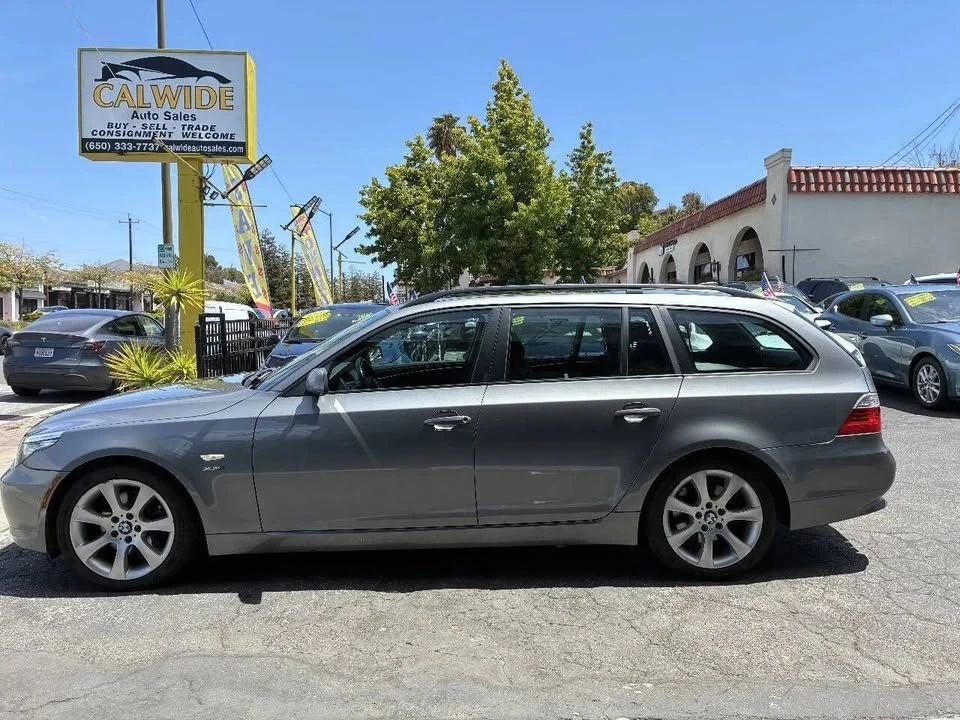 2009 BMW E60 5 Series Sedan - Image 2 of 16