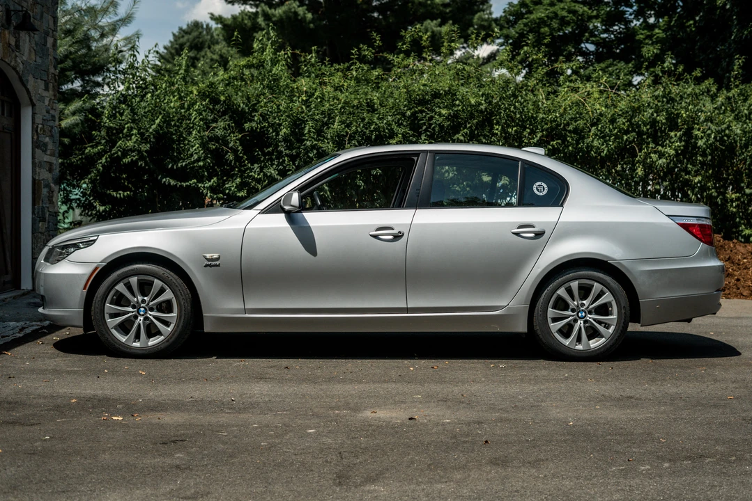 2009 BMW E60 5 Series Sedan - Image 3 of 31