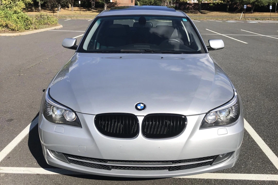 2009 BMW E60 5 Series Sedan - Image 2 of 31